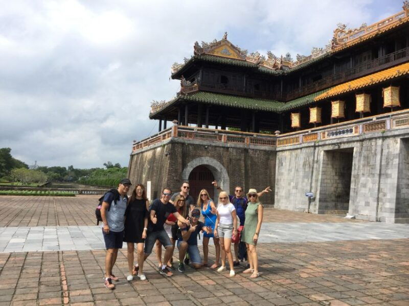 hue-private-city-tour-thien-mu-pagoda-dragon-boat-crafts