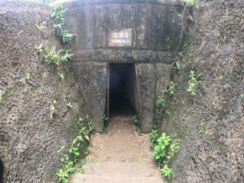 hue-private-day-trip-to-dmz-vinh-moc-tunnel-khe-sanh