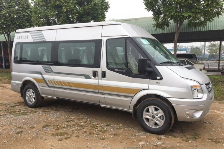 hue-private-tour-by-car-with-driver