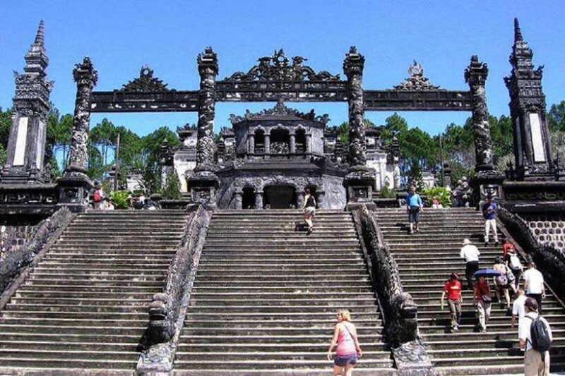 hue-royal-tombs-tour-to-visit-best-tombs-of-the-emperors