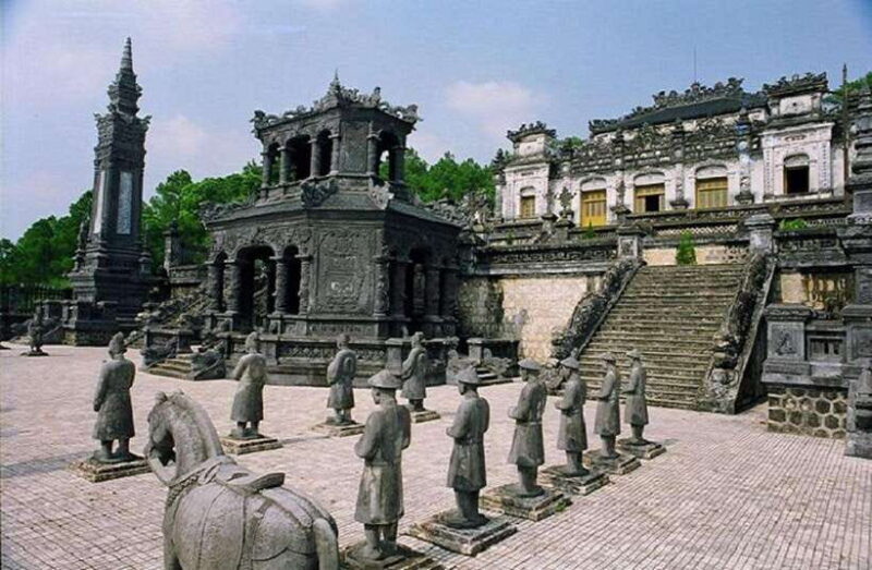 Hue Royal Tombs Tour: Visit Best Pagodas & Mausoleums - Exploring Hue’s Royal Tombs and Pagodas: The Itinerary Breakdown