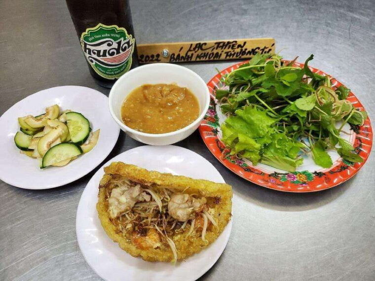 hue-street-food-tour-taste-10-must-try-dishes-and-drinks