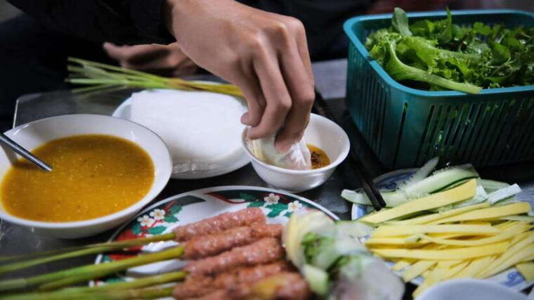 hue-street-food-tour-taste-local-flavors-with-local-guide