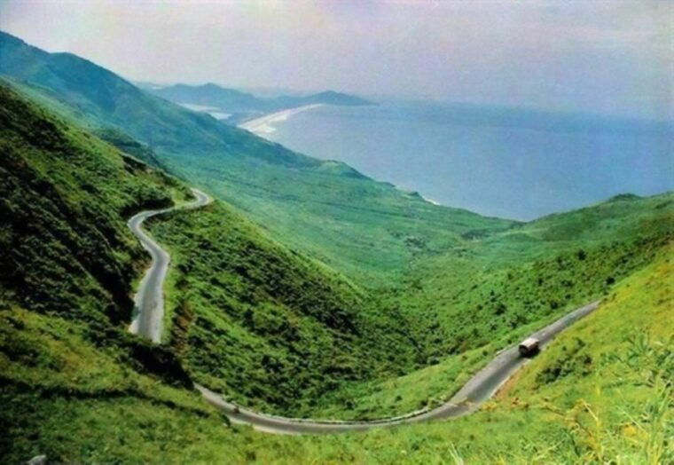 hue-to-hoi-an-by-motorbike-via-hai-van-pass-or-vice-versa