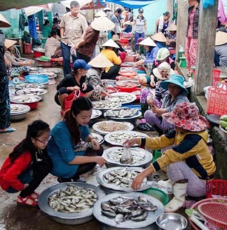 Hue to Hoi An Coastal Tour with Local Breakfast - Key Points