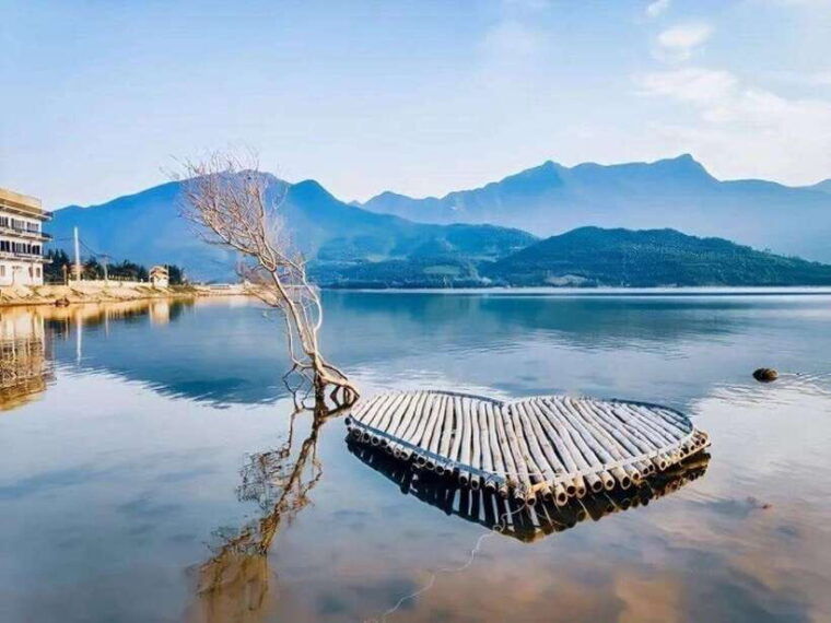 hue-to-hoi-an-van-tour-with-english-guide-scenic-views