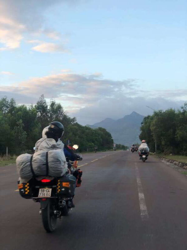 hue-to-hoi-an-via-hai-van-pass-by-motorbike-with-easy-riders