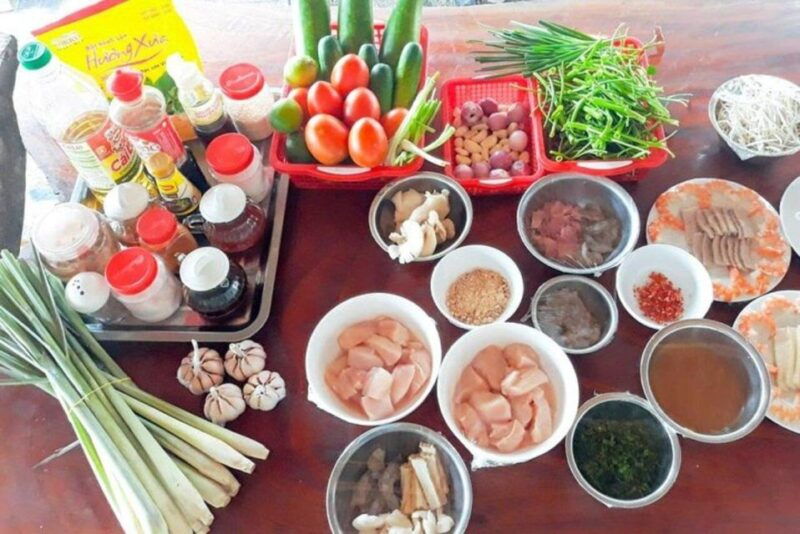 hue-traditional-cooking-class-w-local-family-market-trip