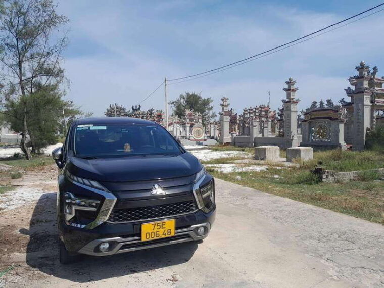 hue-transfer-to-hoi-an-with-royal-tombs-an-bang-cemetery