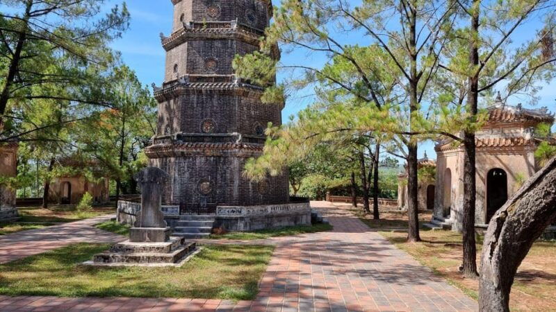 hue-walking-tour-to-thien-mu-pagoda-and-back-by-boat-trip