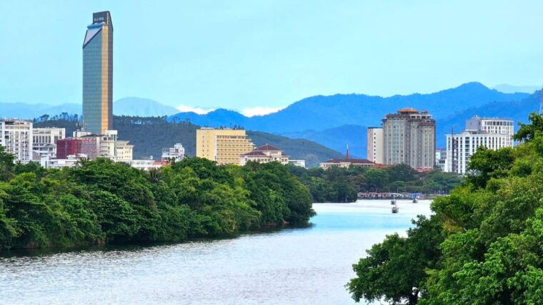 hue-walking-tour-to-thien-mu-pagoda-and-back-by-boat-trip