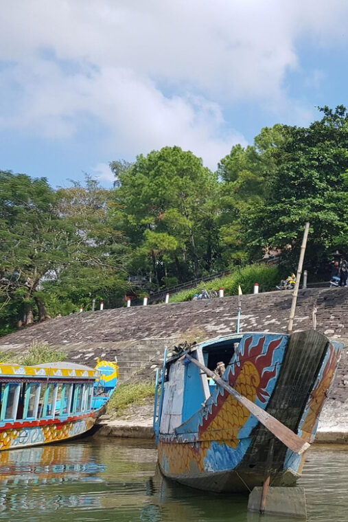 hue-walking-tour-to-thien-mu-pagoda-and-back-by-boat-trip