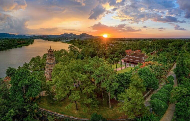 hue-walking-tour-to-thien-mu-pagoda-and-back-by-boat-trip