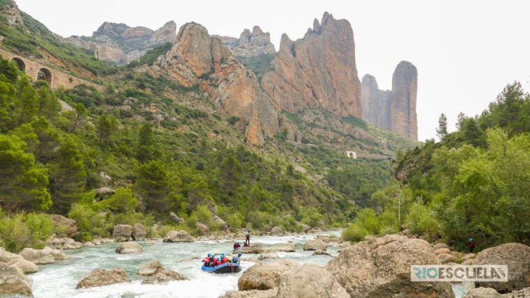 huesca-river-kayak-in-the-pyrenean-geological-route