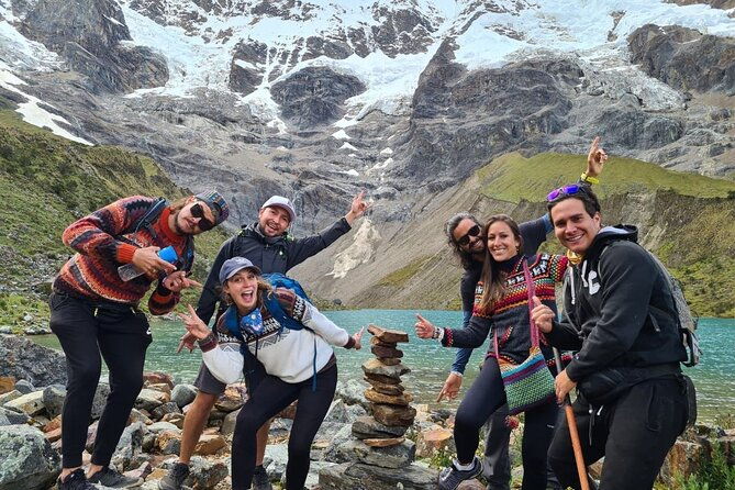 humantay-lagoon-in-private-arrive-before-the-crowd