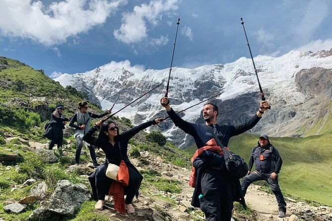 humantay-lagoon-in-private-arrive-before-the-crowd