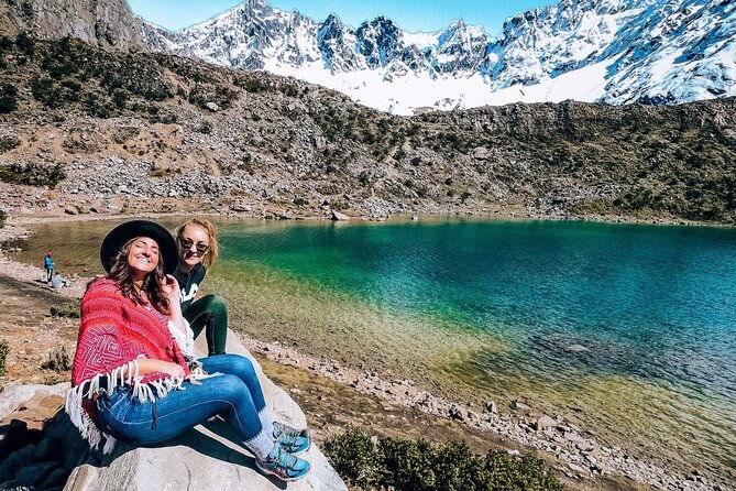 humantay-lagoon-in-private-arrive-before-the-crowd