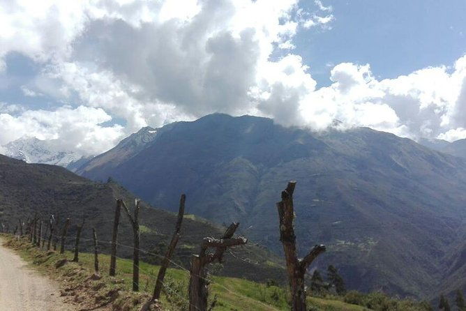 humantay-lake-in-group-full-day