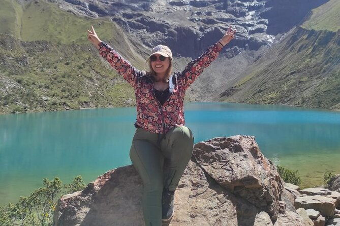 humantay-lake-in-group-full-day