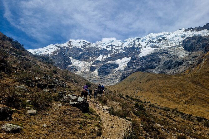 humantay-lake-tour-with-guide-breakfast-and-lunch