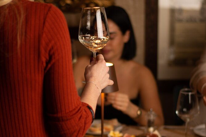 hungarian-wine-tasting-in-budapest-downtown-2