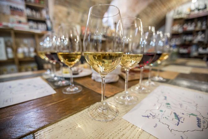 hungarian-wine-tasting-with-cheese-and-charcuterie-in-budapest