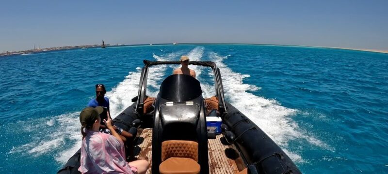 Hurghada: 3-Island Tour with Dolphin Watching and Snorkeling - Dining & Refreshments: Onboard Delights