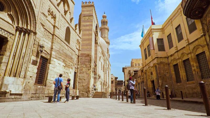 Hurghada: Cairo Pyramids, Sphinx, Museum & Bazaar Day Tour - Key Points