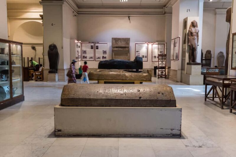 Hurghada: Cairo Pyramids, Sphinx, Museum & Bazaar Day Tour - The Guides and Customer Experience