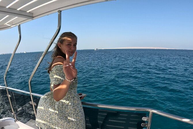 Hurghada Diving Adventure one Day with two Dives Boat Trip - Group Size and Atmosphere