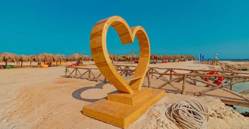 Hurghada: Elegance Yacht Cruise To Orange & Magawish island - Key Points