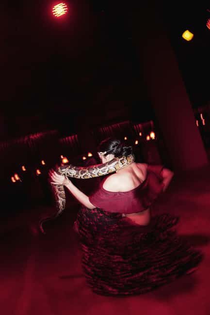 Hurghada: Naz Cabaret ticket with beverages - Who Is This Tour Best For?