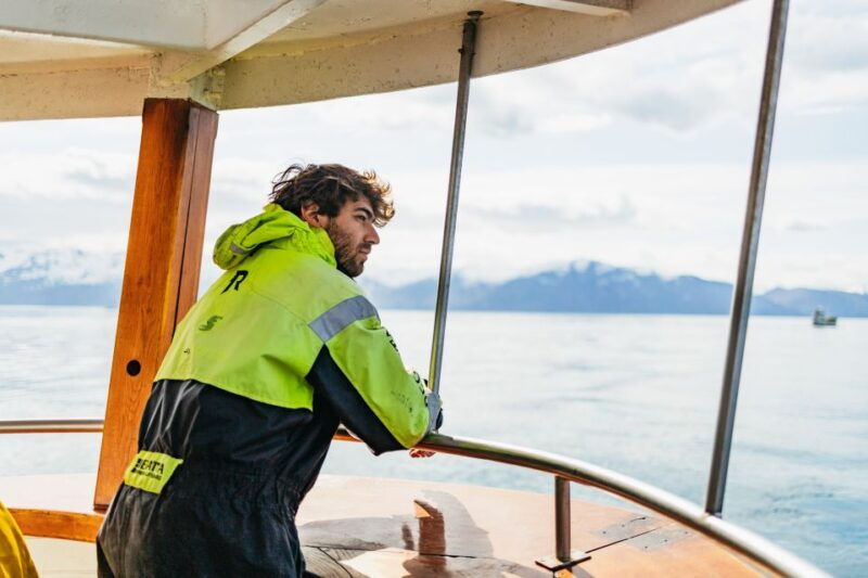 husavik-whale-watching-tour-with-guide