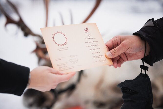 husky-and-reindeer-farm-visit-with-snowmobiling