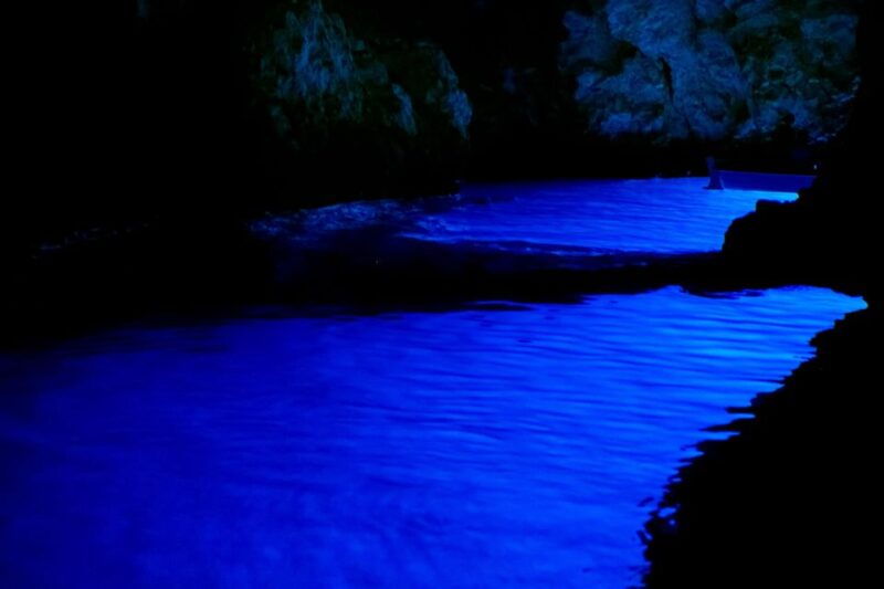hvar-blue-green-cave-group-excursion-from-hvar