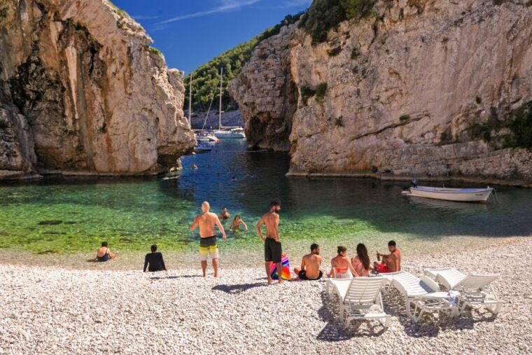 hvar-blue-green-cave-group-excursion-from-hvar