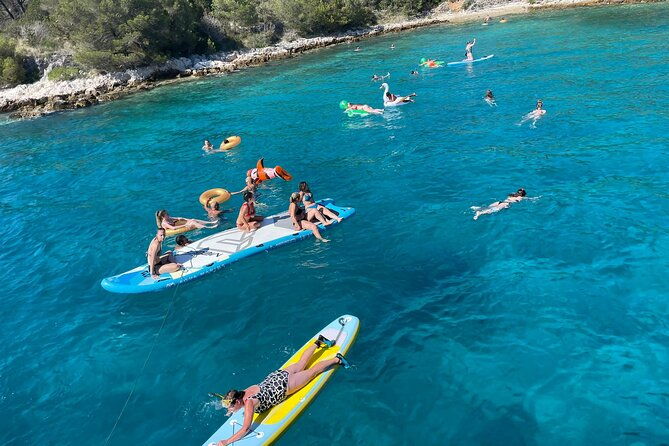 hvar-brac-pakleni-islands-cruise-with-lunch-drinks-from-split-trogir