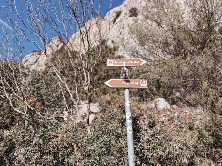 hvar-guided-hiking-tour-in-the-countryside