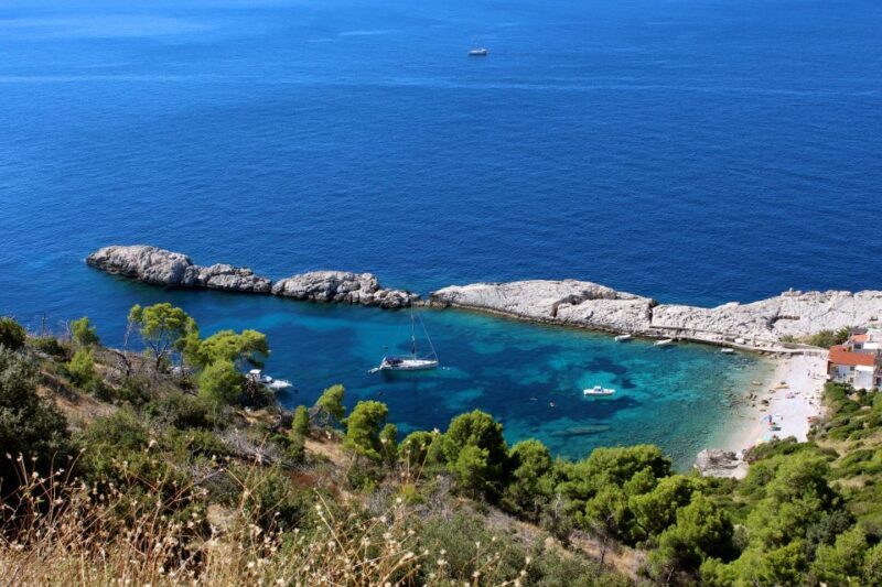 Hvar: Private Beach hoping & Chilling out - How the Day Unfolds