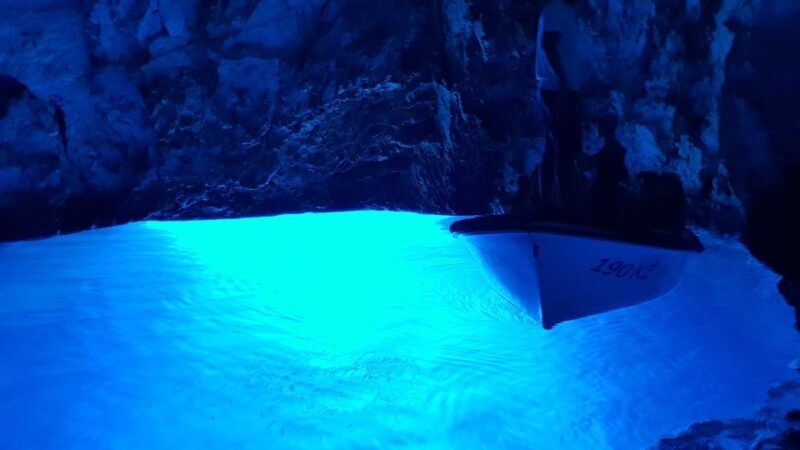 hvar-private-blue-cave-and-vis-speedboat-tour