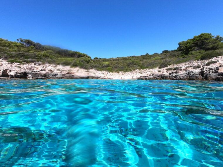 hvar-private-sailing-boat-trip-with-swimming-and-snorkeling