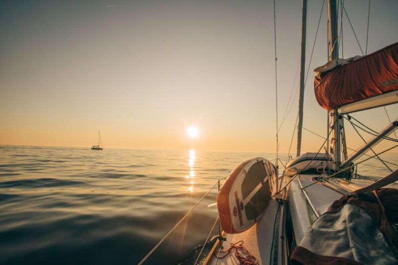 hvar-romantic-sunset-sailing-experience-on-a-comfort-yacht