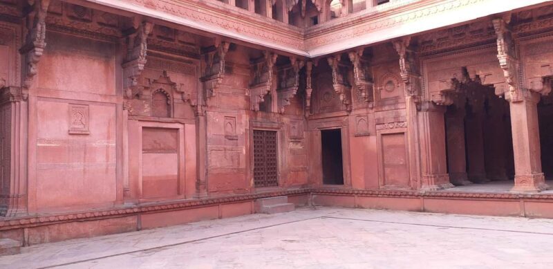 Hyderabad Agra Same Day Private Trip with return flights - FAQ