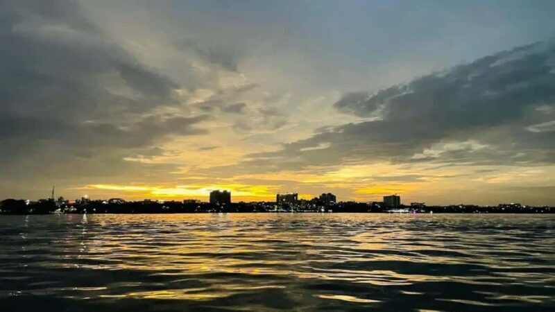 Hyderabad: Hussain Sagar Evening Ferry Luxury Tour - What Makes This Tour Valuable?