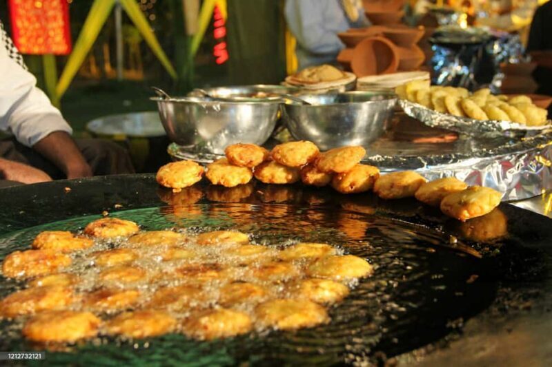 Hyderabad: Street Food Walking Tour with 7+ Tastings - Key Points