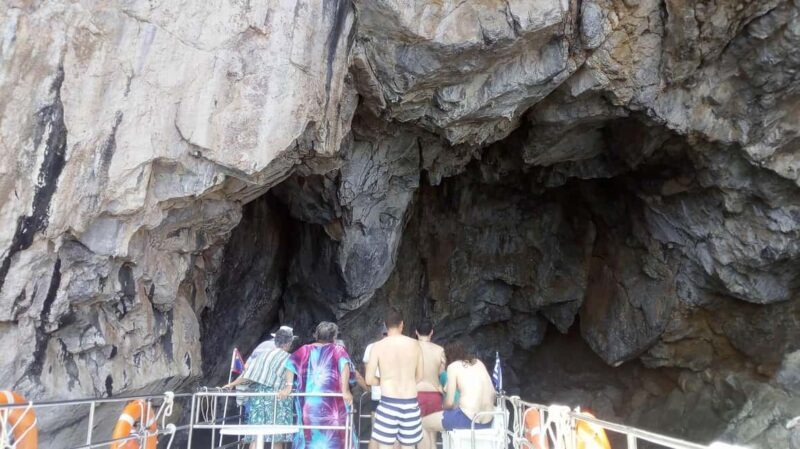 Hydra: Island Tour by Boat with Lunch - FAQ