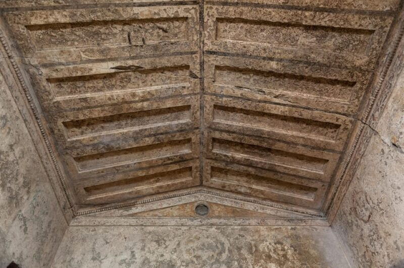 hypogeum-of-the-crystallines-standard-visit