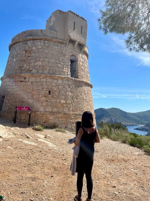 ibiza-day-retreat-hike-yoga-relaxation-singing-bowls