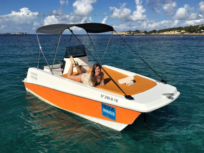 ibiza-discover-the-best-coves-in-a-boat-driven-by-yourself
