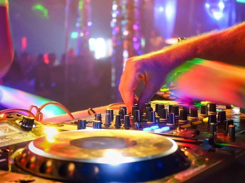 IBIZA DJ lesson, sunset and party at Cafe del Mar - FAQ
